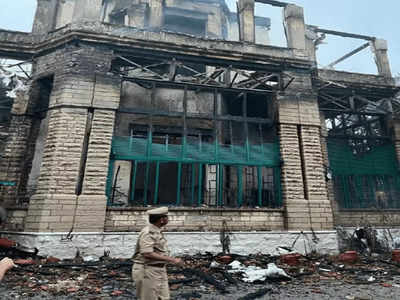 हैदराबाद: भीषण आग से ब्रिटिश जमाने का सिकंदराबाद क्लब तबाह, पूरी तरह जलकर खाक