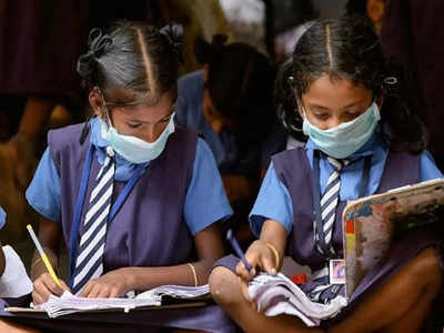 Uttarakhand: उत्तराखंड में कोरोना के चलते सोमवार से नहीं खुलेंगे स्कूल, ऑनलाइन चलेंगी क्लास, आज मिले 2,682 संक्रमित