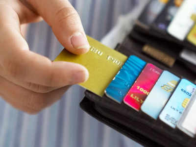 Multiple Credit Cards Benefits: एक से अधिक क्रेडिट कार्ड रखना फायदे का सौदा या नुकसान की वजह, यहां समझिए