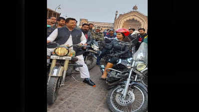 Lucknow News: SP के पूर्व मंत्री अभिषेक मिश्रा पर FIR, बिना अनुमति बाइक रैली निकालने के मामले में हुई कार्रवाई