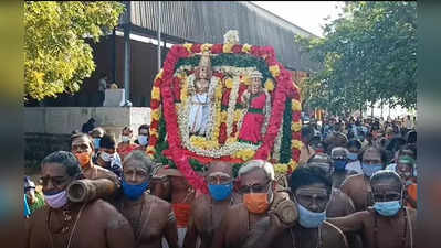 தடையை மீறிய பக்தர்கள்.. தைப்பூச திருவிழாவில் மல்லுக்கட்டிய போலீஸார்!