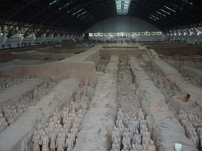 चीन के शासक Qin Shi Huang की कब्र - The Mausoleum of the First Qin Emperor Qin Shi Huang