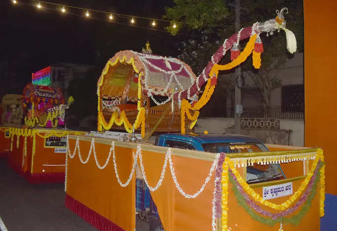 ಶ್ರೀ ಕೃಷ್ಣಾಪುರ ಮಠದ ಪಲ್ಲಕ್ಕಿ