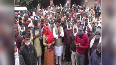 भरतपुर की पंचायत समिति में हंगामा, सैंकडों की संख्या में कांग्रेस सरकार के खिलाफ रोष दिखाने पहुंचे लोग