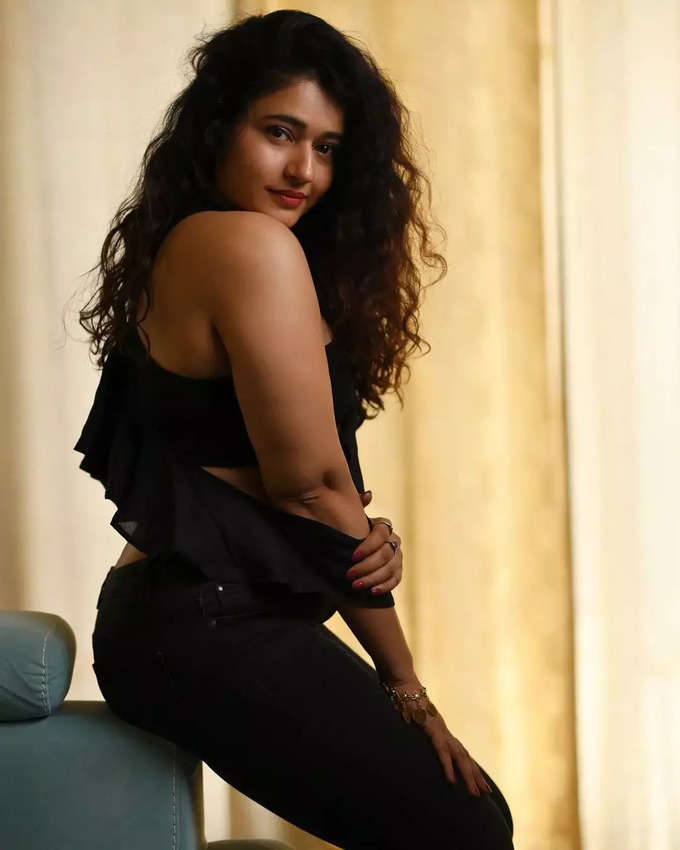 Poonam Bajwa_9