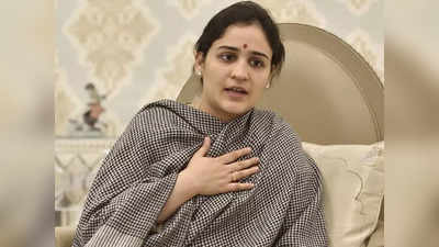 Aparna Yadav : भाजपचा सपावर पलटवार!; मुलायम यांची सून उद्या घेणार मोठा निर्णय?