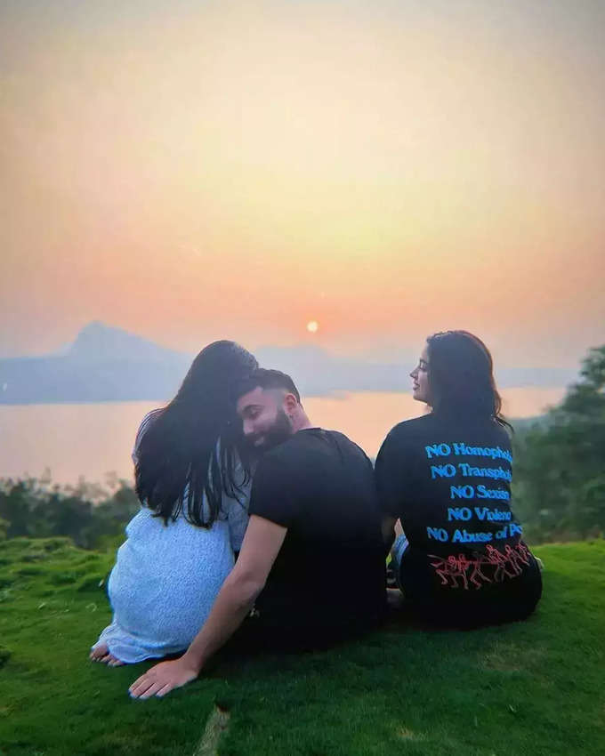 Janhvi Kapoor holidaying with friends