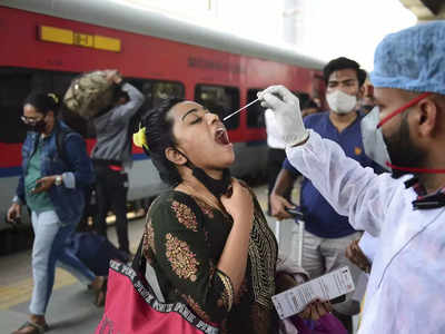 കുതിച്ചുയർന്ന് കൊവിഡ്; പ്രതിദിന രോഗബാധ മൂന്ന് ലക്ഷം കടന്നു