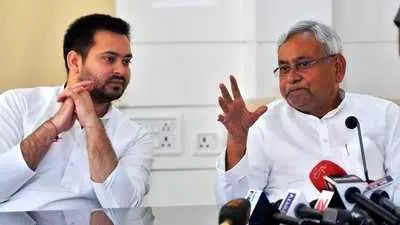 Bihar Politics : नीतीश कुमार को आरजेडी का ऑफर तेजस्वी यादव की कमजोरी तो नहीं, क्या MY समीकरण से उठ गया भरोसा?