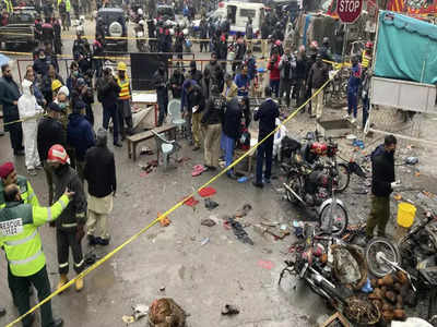 पाकिस्तान हादरलं : लाहोर स्फोटात तीन ठार, २५ हून अधिक जखमी