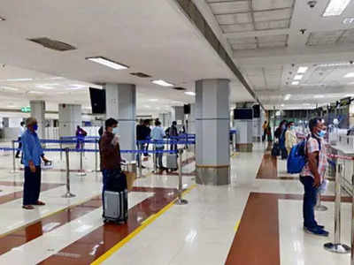 Airport Check in Baggage Rules: न लेडीज पर्स, न मिठाई का डब्बा, हैंड बैगेज का मतलब सिर्फ एक सामान.. पढ़िए बदल सकता है नियम