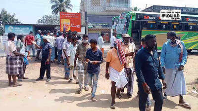 போலி விசா வழங்கி 51 லட்சம் முறைகேடு பாஜக நிர்வாகி மீது  புகாரளிக்க குவிந்த மக்கள்!