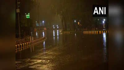 Delhi Weather Update:  आधी रात दिल्ली-NCR में झमाझम बारिश, पारा गिरने से बढ़ेगी ठंड