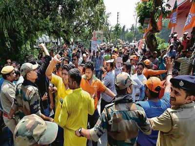 TMC BJP Clash: नेताजी की जयंती पर बीजेपी और टीएमसी कार्यकर्ताओं में भिड़ंत, भाजपा सांसद बोले- गार्ड ने चलाई गोली तब बची जान