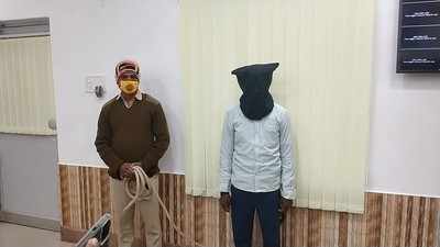Aurangabad News: हार्डकोर नक्सली कमलेश सिंह भोक्ता गिरफ्तार, पंचायत भवन और मोबाइल टावर उड़ाने के मामले में थी तलाश