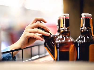 Delhi Liquor News : दिल्ली सरकार ने ड्राई डे की संख्या घटाई, भाजपा बोली- शराब की बिक्री बढ़ाना मकसद
