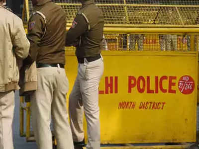 Delhi IPS Transfer List : दिल्ली पुलिस के 9 सीनियर अफसरों के तबादले, चिन्मय बिश्वाल का ट्रांसफर वेस्टर्न रेंज में