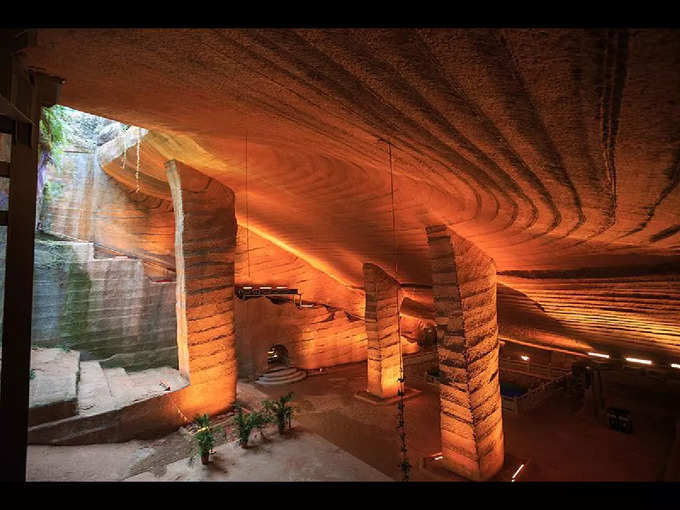 లాంగ్యూ గుహలు, చైనా (The Longyou Caves, China)