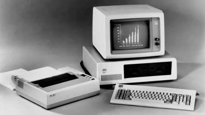 पहला पर्सनल कंप्यूटर