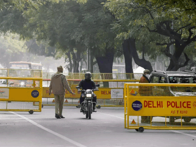 Delhi Curfew : कर्फ्यू हटने से लेकर स्कूल खुलने तक... दिल्ली पर लगे कोरोना के ये 10 बंधन कब तक खुलेंगे