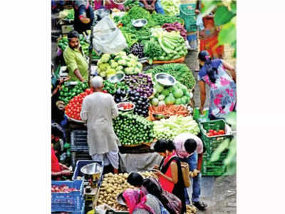 पदपथ कोणासाठी?; अतिक्रमणांमुळे मुंबईकरांच्या सुरक्षाही वाऱ्यावर