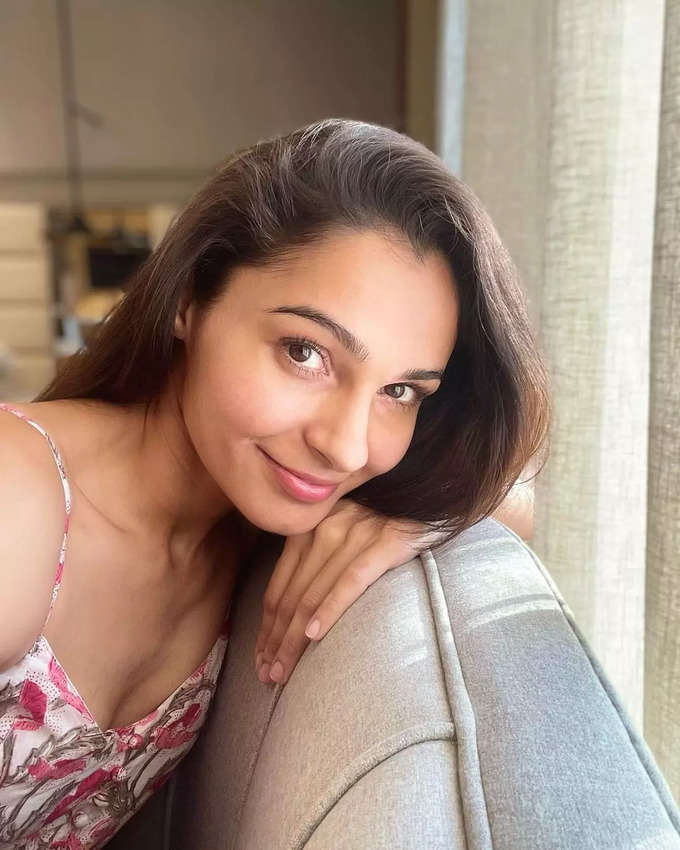 Andrea Jeremiah_12