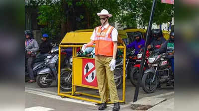 రాంగ్‌రూట్‌లో ఆటో తెచ్చాడని.. స్లిప్ చేతిలో పెట్టి సెల్‌ఫోన్ జేబులో పెట్టుకున్నారు..! 