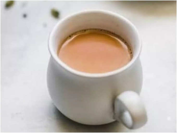 ​चाय को उबालने के बजाय बस गर्म करें