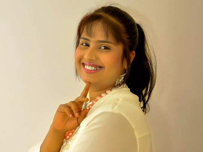 bhojpuri-singer-devi