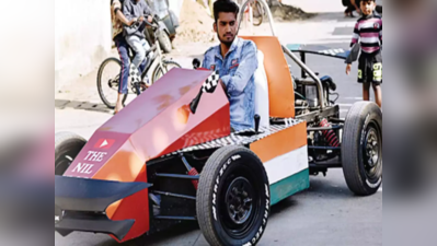 નાગપુરઃ યુવકે સપનું સાકાર કર્યું, વપરાયેલા પાર્ટ્સ લઇ જાતે જ બનાવી F1 Model કાર