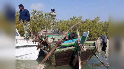 Three Pakistani Boats Seized: भारतीय हद्दीत पाकच्या तीन बोटींची घुसखोरी; गुजरातमध्ये BSFची मोठी कारवाई