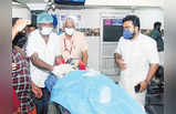 Vava Suresh Health: 300 बार दिया मौत को चकमा, इस बार भी हालत नाजुक...केरल के स्नेकमैन वावा सुरेश के लिए हो रहीं दुआएं!