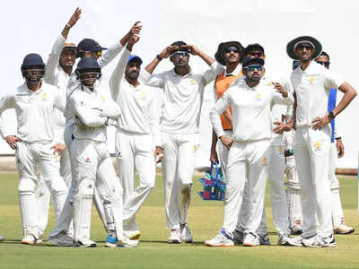 Ranji Trophy: रणजी ट्रॉफी पर भारी IPL का रोमांच? BCCI के नए शेड्यूल में आधे से भी कम हुए मैच, खिलाड़ियों का बड़ा नुकसान