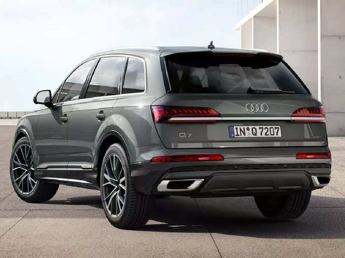 2022 Audi Q7  (1)