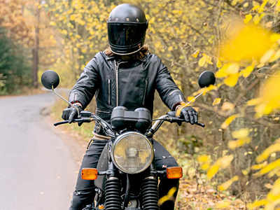 Mens Biker Jackets: बाइक राइडिंग को आसान और सेफ बना देंगी ये जैकेट्स, मिलेगा कूल राइडर लुक