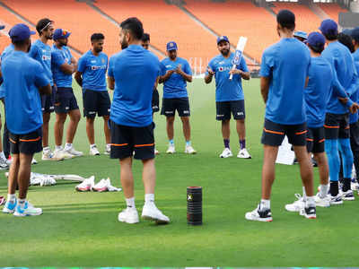 IND vs WI 1st ODI: मैदान पर साथ दिखे रोहित और कोहली, 1000वें वनडे के लिए टीम इंडिया ने की ऐसे तैयारी