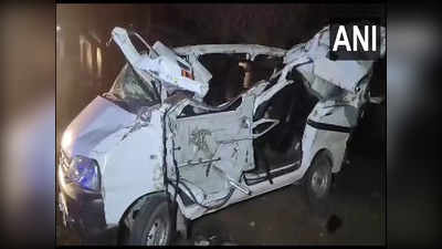 उन्नाव के बाद रामपुर में बड़ा हादसा: 5 लोगों की मौत, ब्रेकर से उछली कार ने कई पलटियां खाई