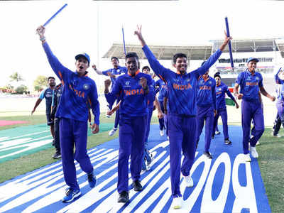 India Won U19 World Cup: यहां के हम सिकंदर... भारत ने इंग्लैंड को हराकर अंडर-19 वर्ल्ड कप में जड़ा खिताबी पंच, दिनेश ने धोनी के अंदाज में जड़ा विजयी सिक्स