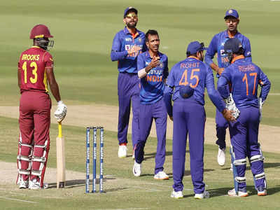 IND vs WI 1st ODI: क्या सही में रोहित शर्मा और विराट कोहली के बीच है विवाद? आंखें खोल देगा यह वीडियो