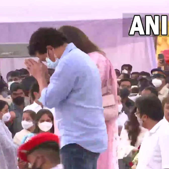 Sachin Tendulkar at Lata Mangeshkar funeral