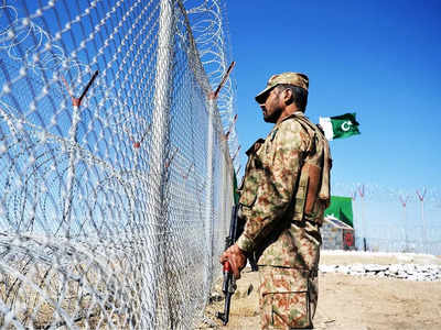 Pakistan Army: इमरान खान के गढ़ में 5 सैनिकों की मौत पर बौखलाया पाकिस्तान, बोला- कड़ी निंदा करते हैं