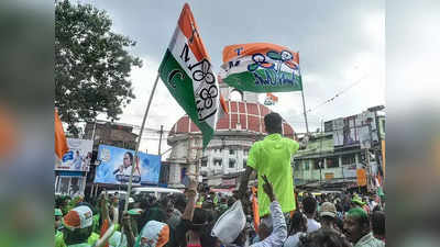 প্রার্থীতালিকা নিয়ে বিভ্রাটই বলে দিচ্ছে তৃণমূলে এখন দুটো কেন্দ্র