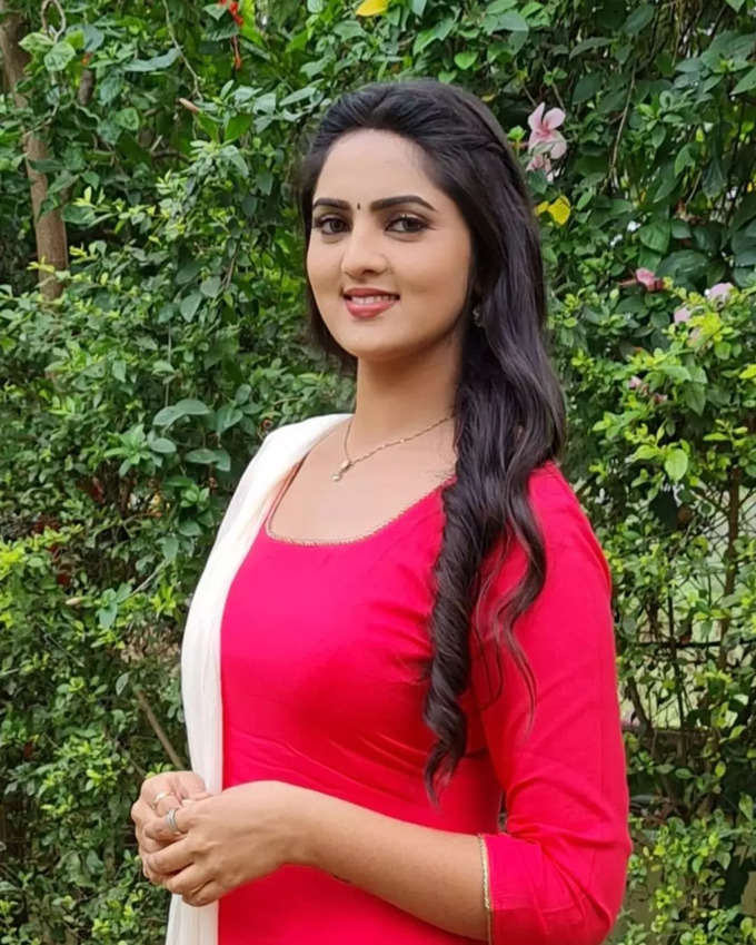 Actress Radhika Preethi_15