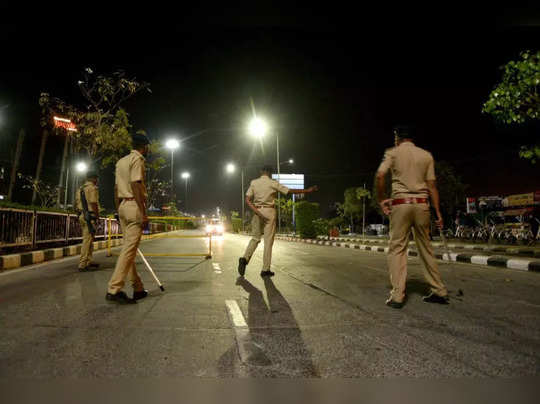 ગુજરાતમાં કોરોનાના કેસ ઘટતાં નાઈટ કર્ફ્યૂ સહિતના નિયંત્રણોમાં છૂટછાટ મળવાની શક્યતા 
