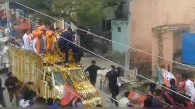 UP Chunav: छपरौली में BJP प्रत्याशी के रोड शो पर हमला, महिलाओं और पुलिसकर्मियों पर लाठियां बरसाई, 4 अरेस्‍ट