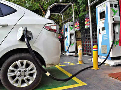 Delhi News: ई-वीकल कैपिटल बनेगी दिल्ली, हर सरकारी दफ्तर में होगा ई-गाड़ियों के लिए चार्जिंग स्टेशन