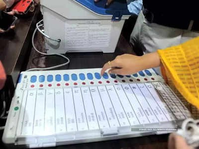 Ghaziabad Election 2022 : वोट डालने के लिए किसी ने छोड़ी अपनी फ्लाइट तो कोई दुलहन के लिबास में पहुंचेगी पोलिंग बूथ