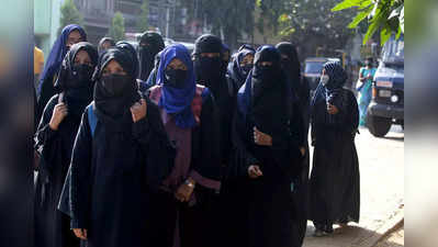 Karnataka Hijab Row: હાઈકોર્ટે વિદ્યાર્થીઓને કહ્યું કે, ચુકાદો ન આવે ત્યાં સુધી કોલેજમાં ધાર્મિક પોષાક ન પહેરો