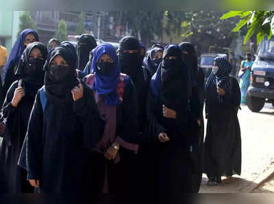 Karnataka Hijab Row: હાઈકોર્ટે વિદ્યાર્થીઓને કહ્યું કે, ચુકાદો ન આવે ત્યાં સુધી કોલેજમાં ધાર્મિક પોષાક ન પહેરો