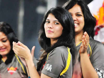 SRH IPL Auction: వేలంలో అందరి చూపు ఆమె వైపు.. మరోసారి హాట్ టాపిక్..!